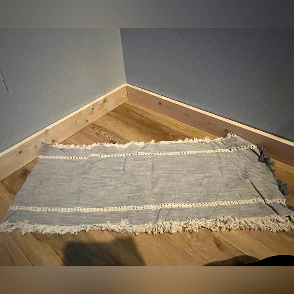 Table Runner - Picture 4 of 5